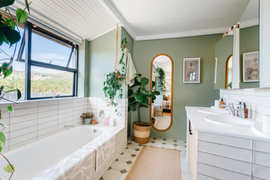 4 Bedroom Property for Sale in Kommetjie Western Cape